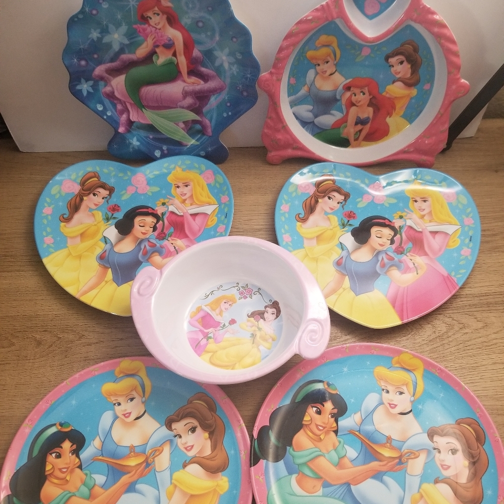 Zak Designs Disney Princess kids dinner plates and bowls Lot